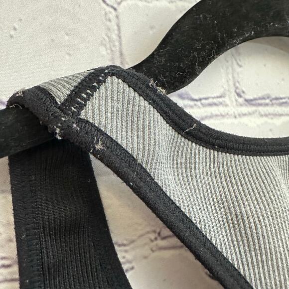Aerie Black Gray Seamless Sports Bra Medium Sports Athletic Workout Gym - Picture 3 of 5